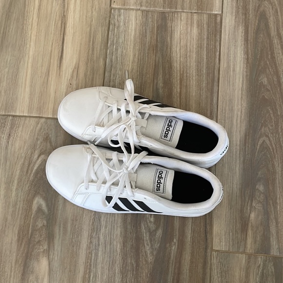 Adidas shoes - Picture 2 of 2
